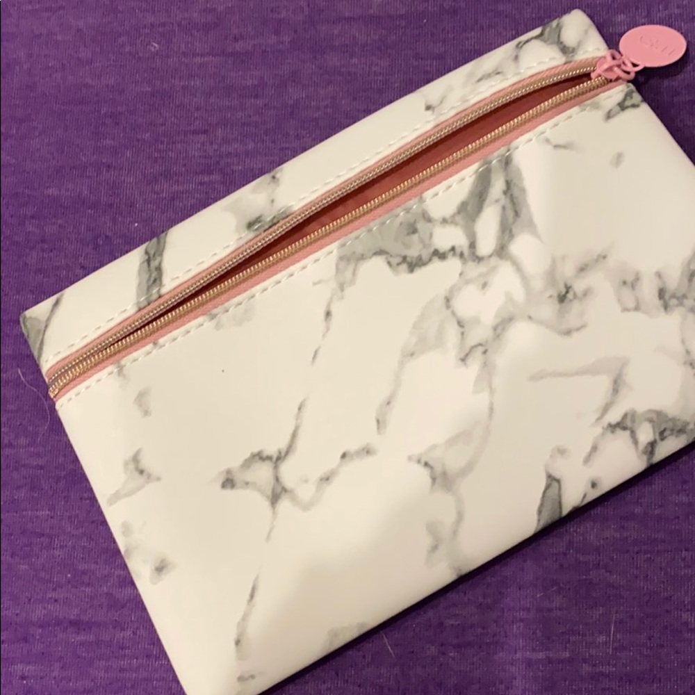 Ipsy marble bag